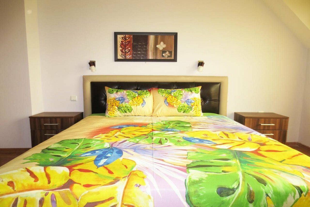 וארנה Fantasy Apartments מראה חיצוני תמונה